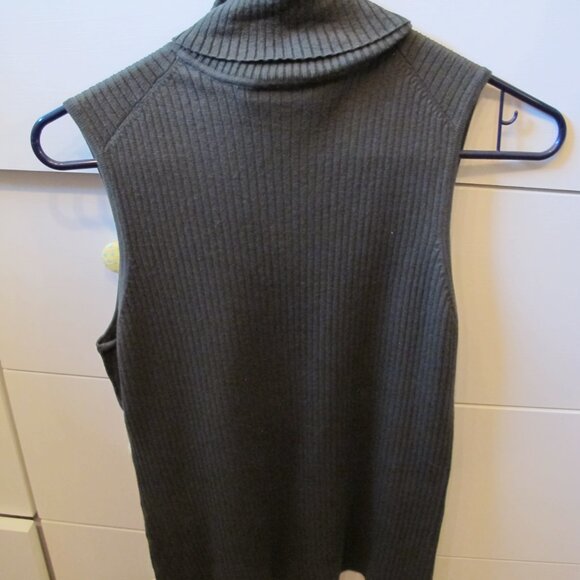 Chico Sleeveless Ribbed Cowl Neck Sweater Size 1 Black - Picture 4 of 4